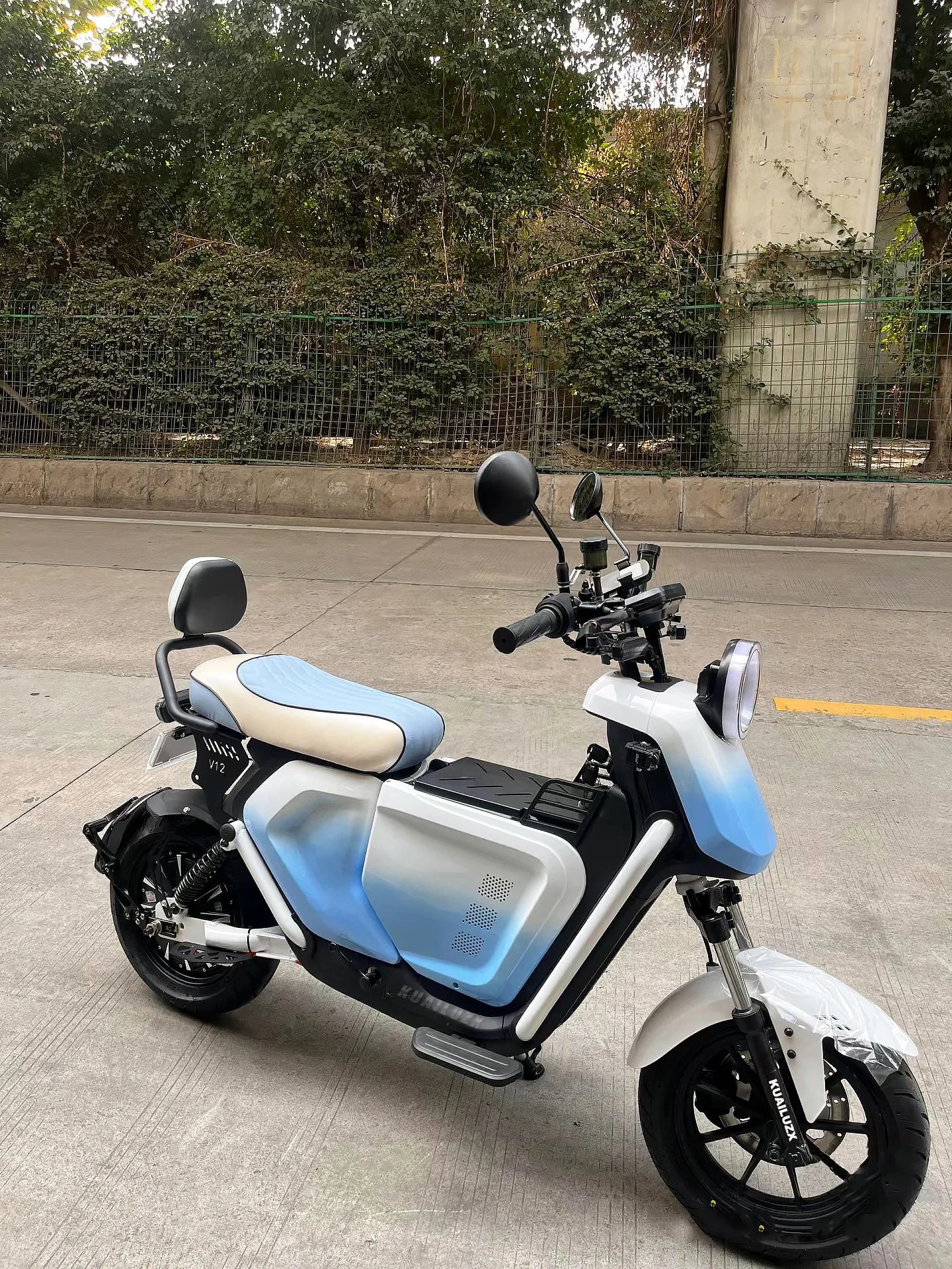 1500W 2000W High Power Style Electric Moped Motorcycle Electric Motor Bike Scooter Delivery Electric Motorcycle Lithium Battery