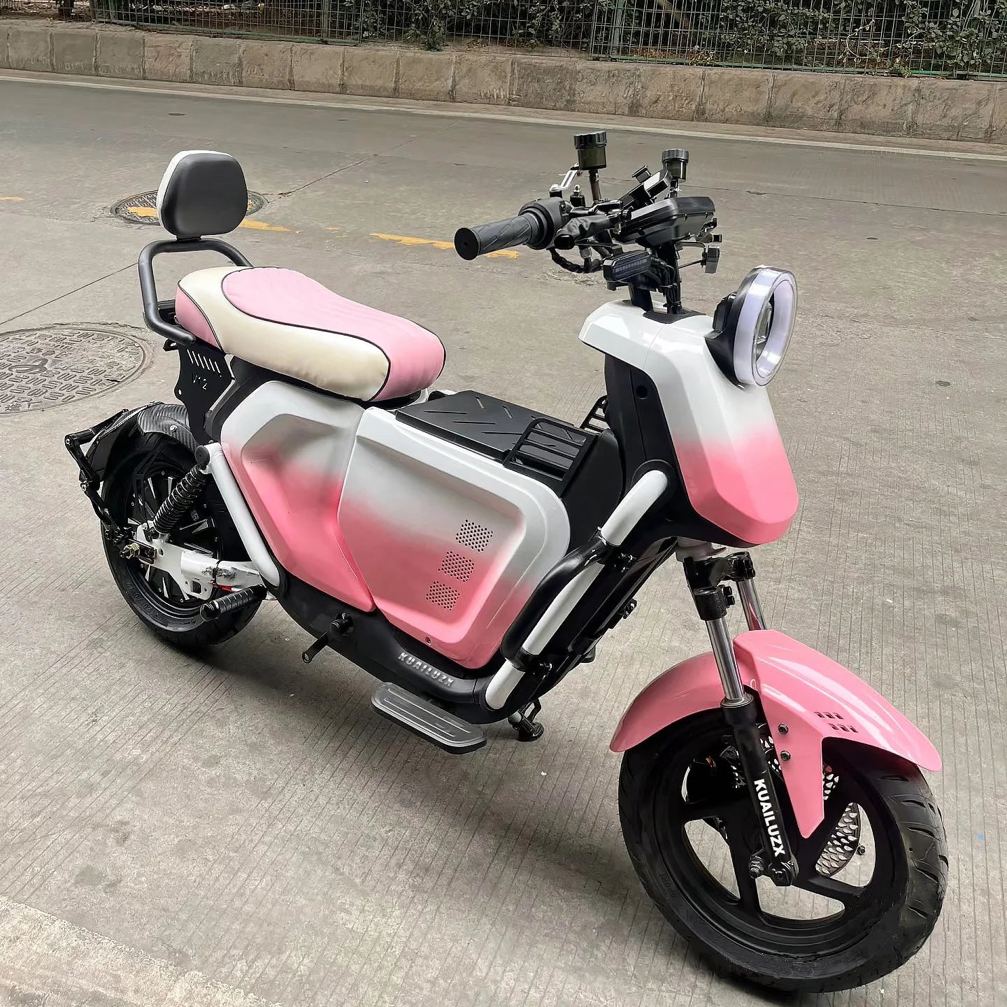 1500W 2000W High Power Style Electric Moped Motorcycle Electric Motor Bike Scooter Delivery Electric Motorcycle Lithium Battery