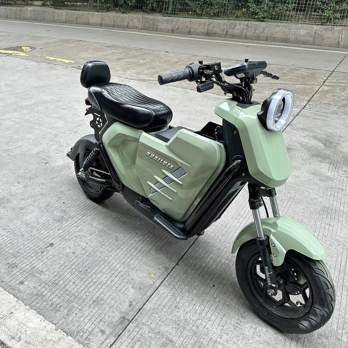 1500W 2000W High Power Style Electric Moped Motorcycle Electric Motor Bike Scooter Delivery Electric Motorcycle Lithium Battery